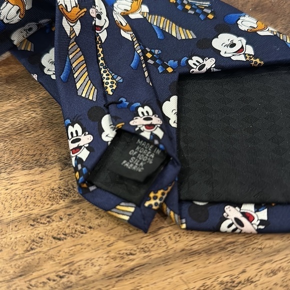 Disney Characters Silk Tie Mickey Donald Goofy Tie Navy - Picture 6 of 7